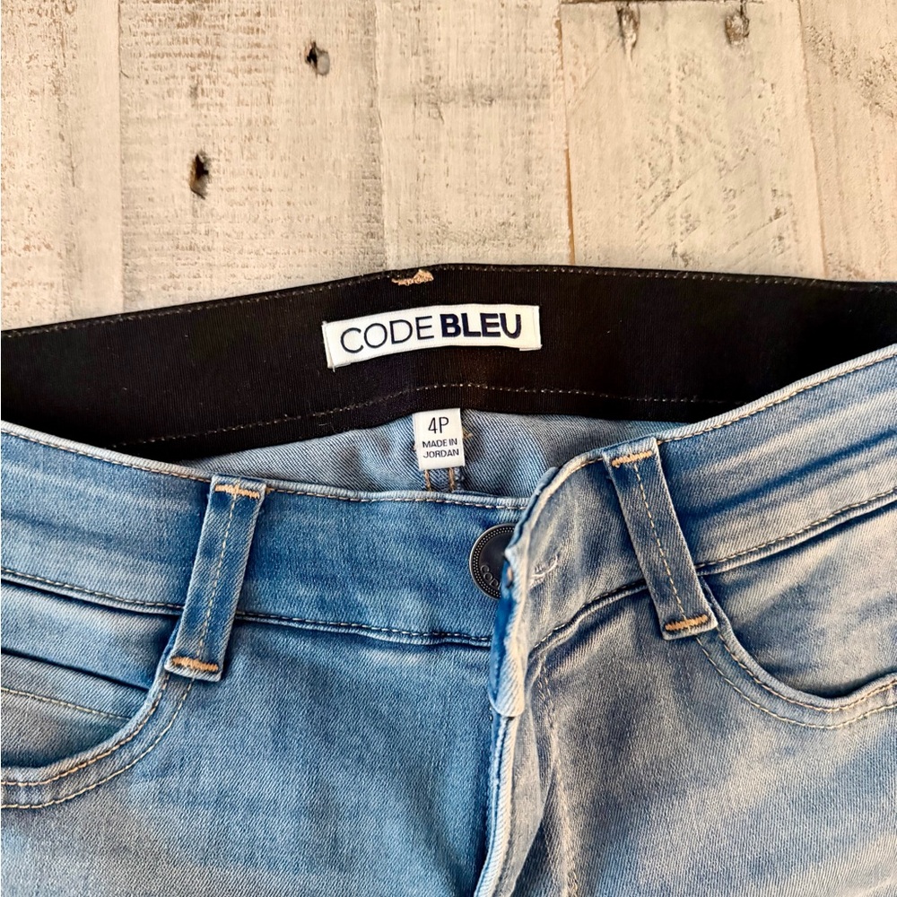 Code Bleu Women's Light Blue Straight Leg Jeans - Picture 2 of 3